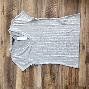 NWT White House Black Market Short Sleeve V Neck Foil Tee Sz Small